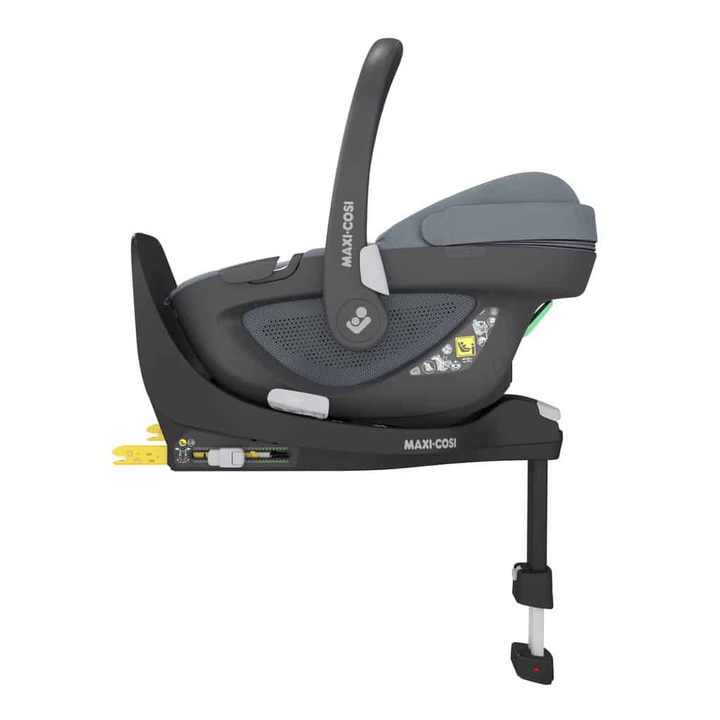 Baby 0-15months Maxi Cosi Pebble 360 with FamilyFix 360 base Pitter Patter Baby NI 33