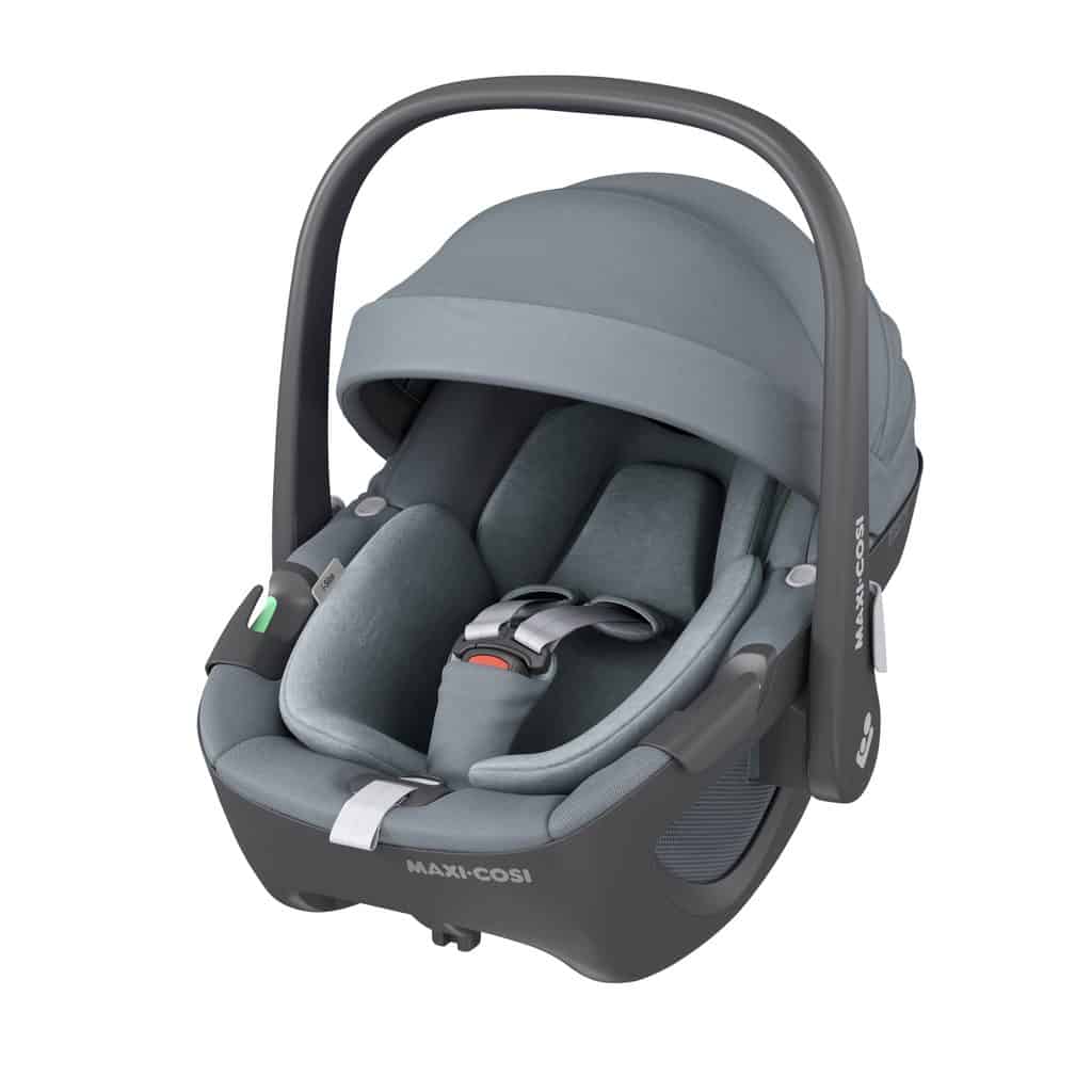 Baby 0-15months Maxi Cosi Pebble 360 with FamilyFix 360 base Pitter Patter Baby NI 36